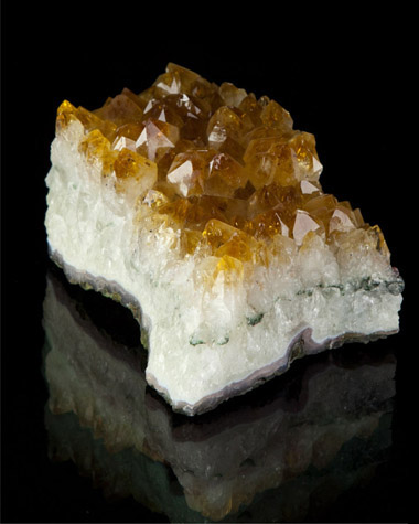 image of quartz with citrine crystals 